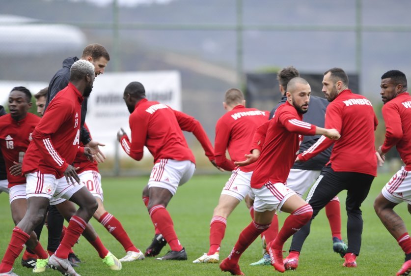 Съставите на ЦСКА и Ботев (Вр) за контролата на “Армията”