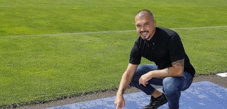 Божигол с усмивка: Пазете се от COVID-19 и от COVID-20