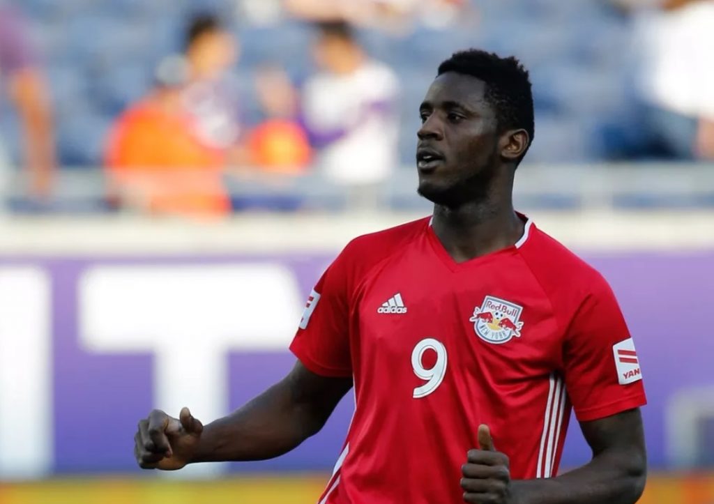 ЦСКА отпрати камерунеца Абанг, не успял да впечатли Акрапович