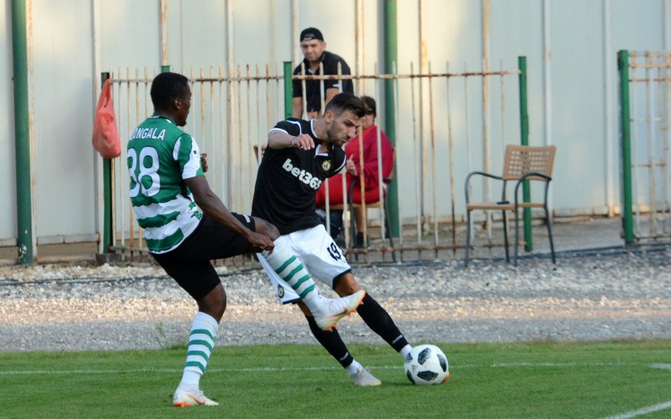 Славия продаде бранител в белгийската елитна дивизия