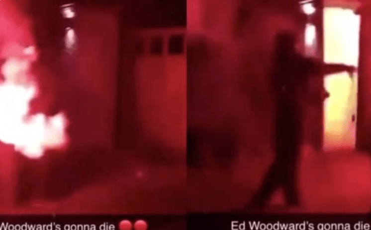 Гневни фенове на Манчестър Юнайтед атакуваха с факли дома на Ед Удуърд  