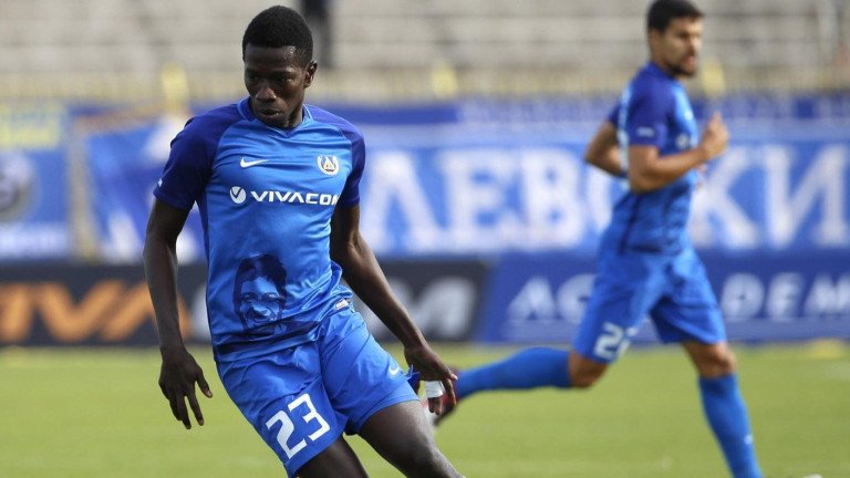 Бивш футболист на Левски е на кръстопът