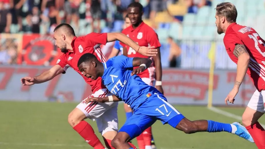 ЦСКА не успя да победи 10 от Левски, без попадения във Вечното дерби