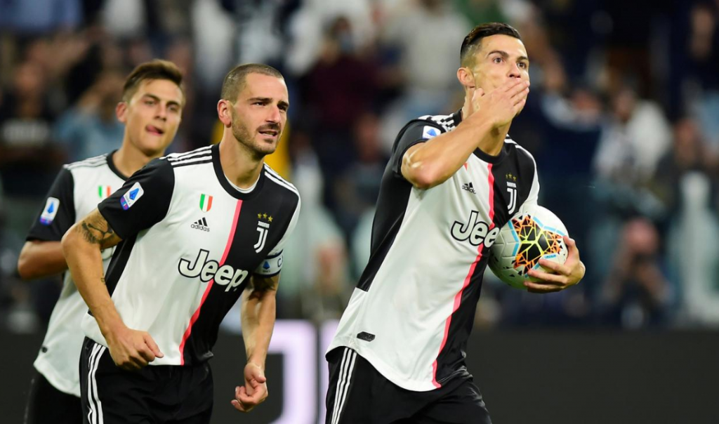 Роналдо с рекорд за Ювентус при поражението от Верона