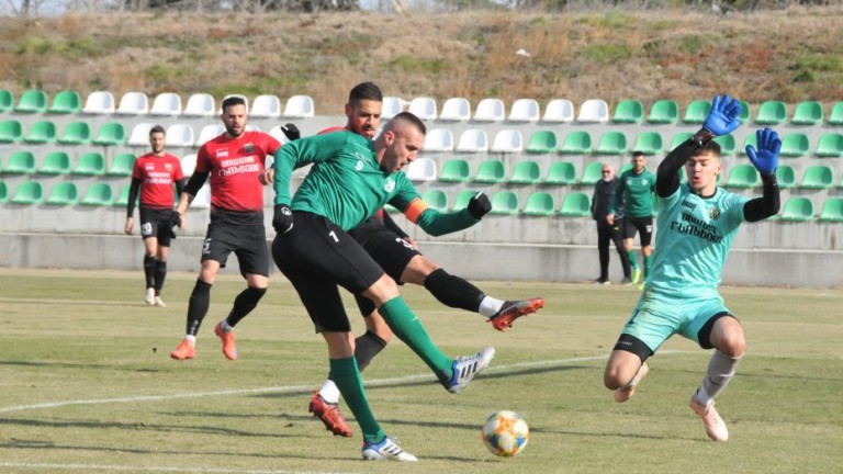 Берое разби Ботев Гълъбово в последната си проверка