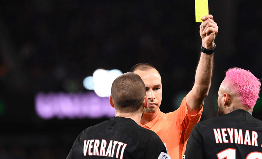 Фенове в подкрепа на Неймар заради жълтия картон: Футболът е мъртъв