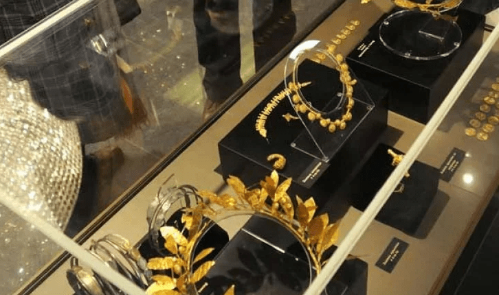 Каква съдба очаква скъпоценните колекции на Васил Божков width=