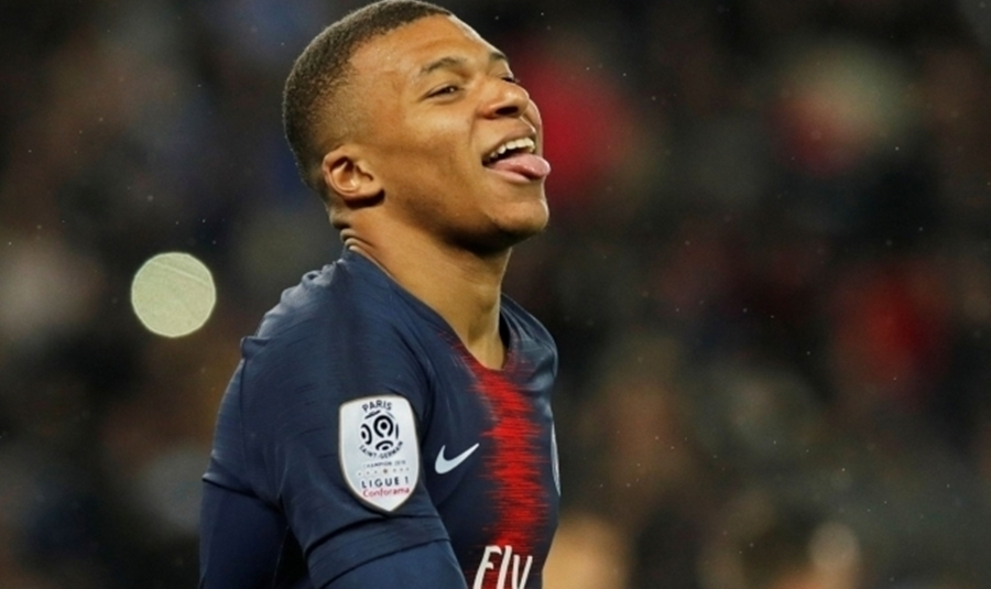Килиан Мбапе е първият играч на ПСЖ, вкарал голове във всички турнири