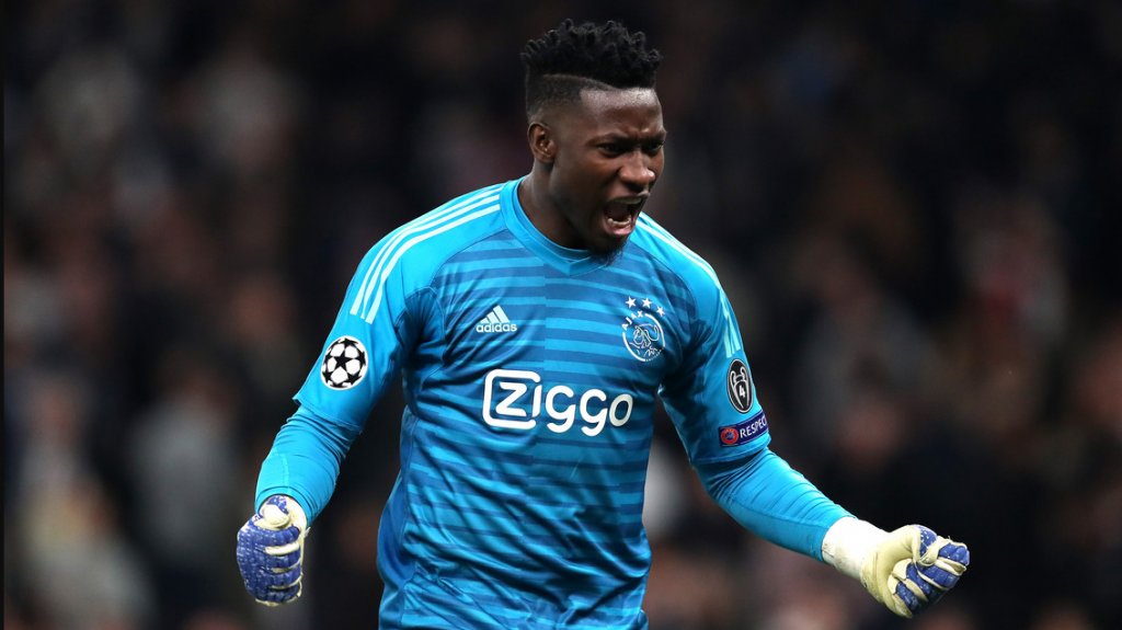 Лондонският Челси проявява интерес към вратаря на Аякс Андре Онана