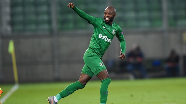 Лукоки изпада в немилост в Лудогорец, ако не преподпише