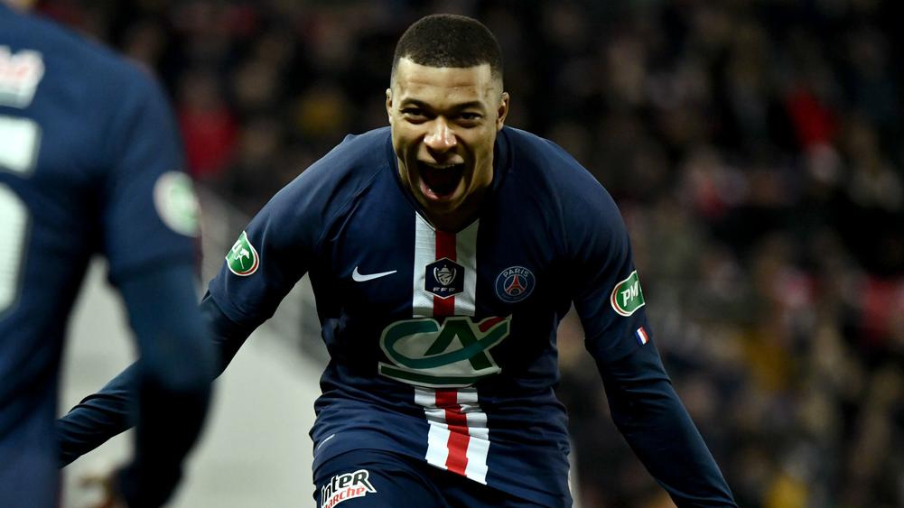 Майката на Мбапе разкри, че преговорите с ПСЖ продължават