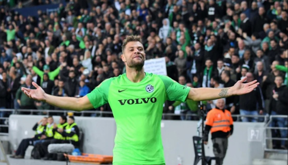 Новият в ЦСКА търкал пейката в Израел миналия сезон width=