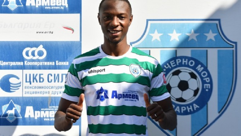 Черно море подписа с юноша на Олимпик Марсилия