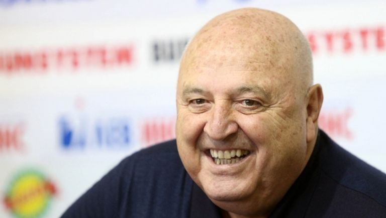 Венци Стефанов: Смешно е гном като Диксън да спасява Левски