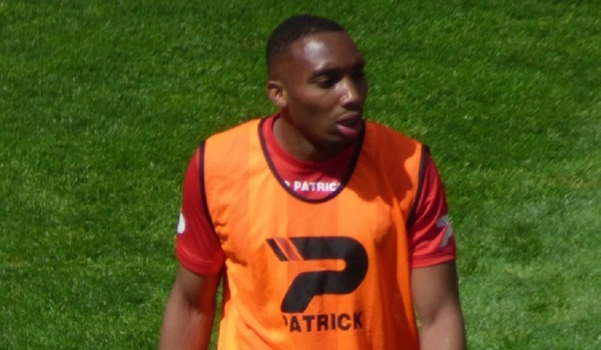 Славия дава договор на френски бранител, търси и нападател