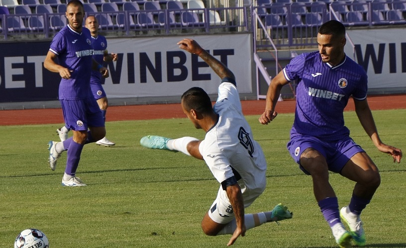 Етър избухна след почивката и отнесе Левски Лом във Втора лига