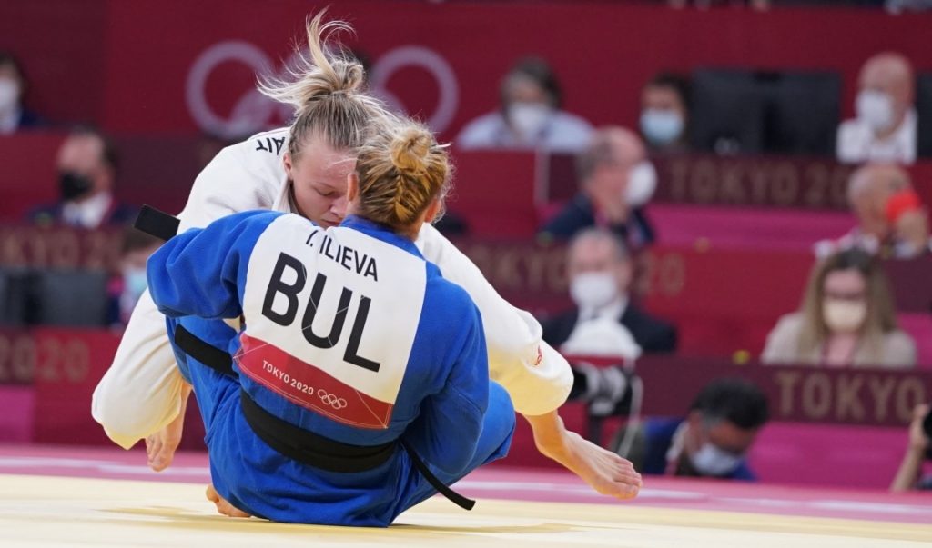 Ивелина Илиева отпадна на 1/8-финалите в джудото