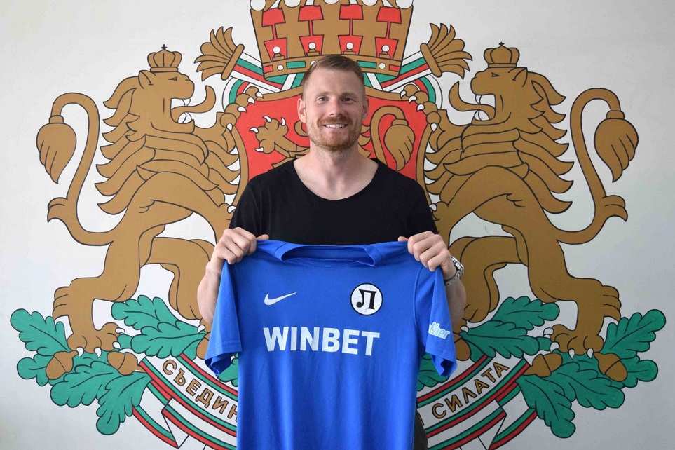 Вратар, преминал през Байерн Мюнхен, подписа с Локомотив Пловдив