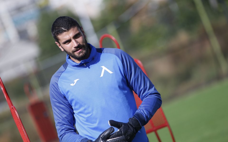 Левски няма да предложи договор на Николай Кръстев