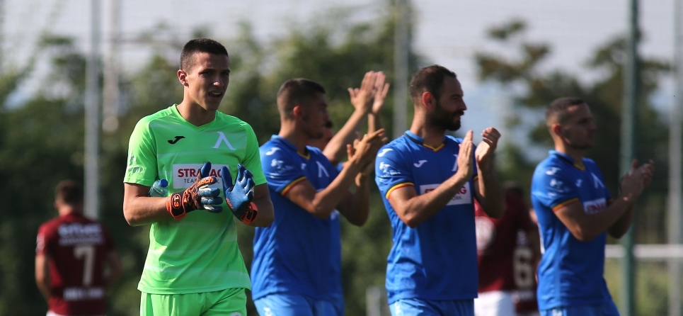 Стартовите състави на Левски и Левски Лом