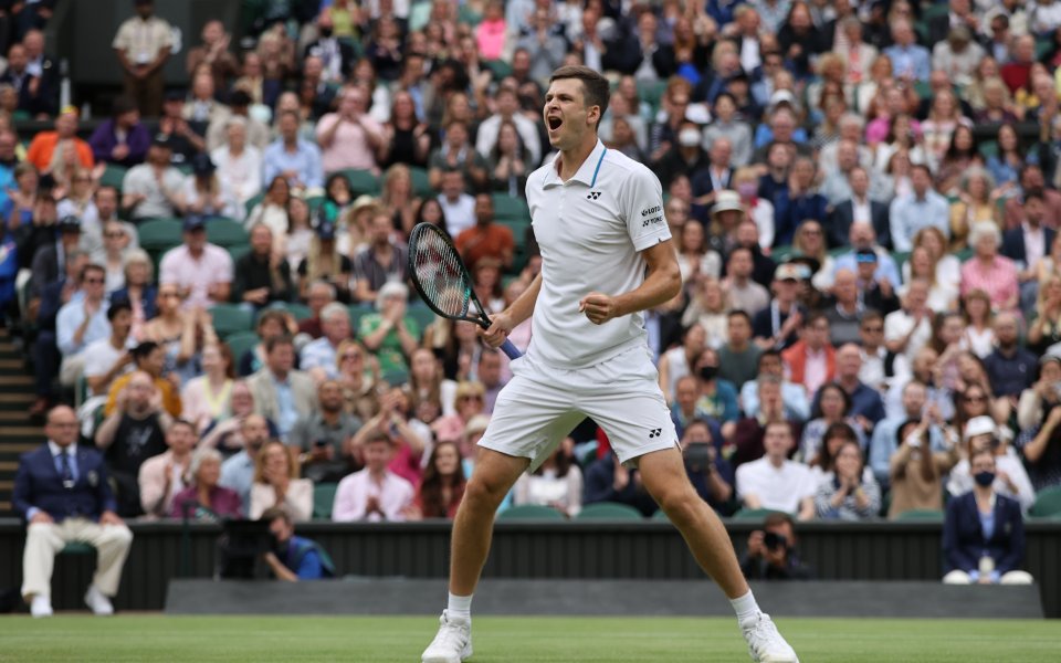 Хуркач довърши Медведев и се класира на 1/4-финал в Уимбълдън