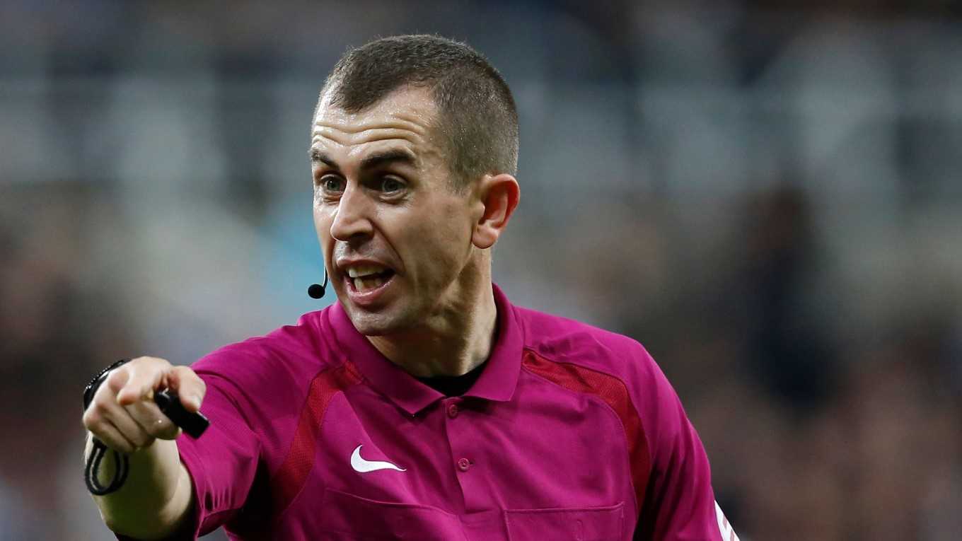 Английска съдийска бригада свири на ЦСКА width=