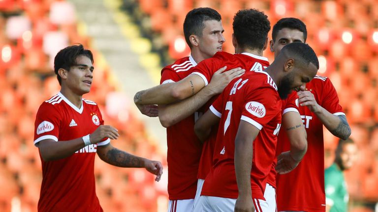 ЦСКА с измъчена победа след дузпи, Бусато се превърна в герой