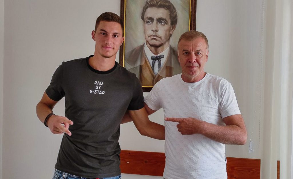 Андриан Краев продължи договора си с Левски