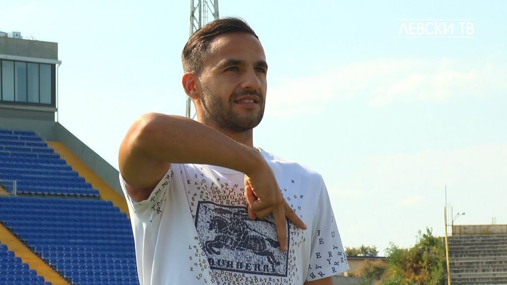 Триото, което преподписа с Левски с първи думи след сделката