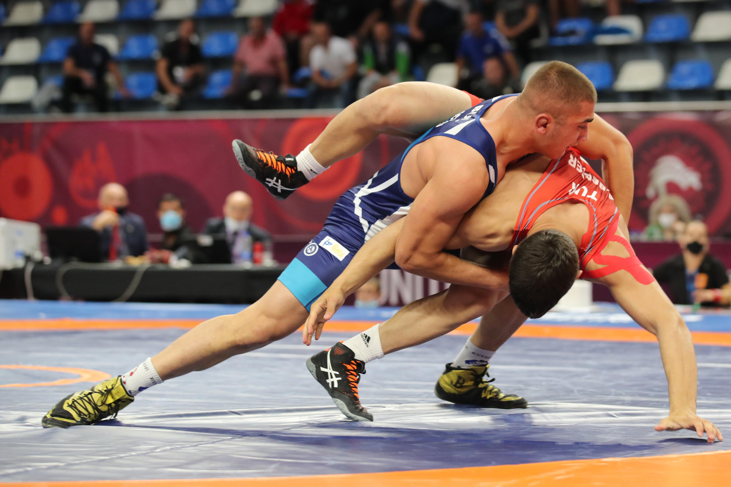 Димитър Рачев на крачка от финала в Будапеща (видео) width=