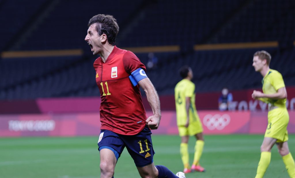 Испания се наложи над Австралия с късно попадение в Токио