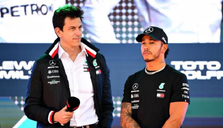 Шефът на Мерцедес: Люис очевидно се чувства добре с Валтери.