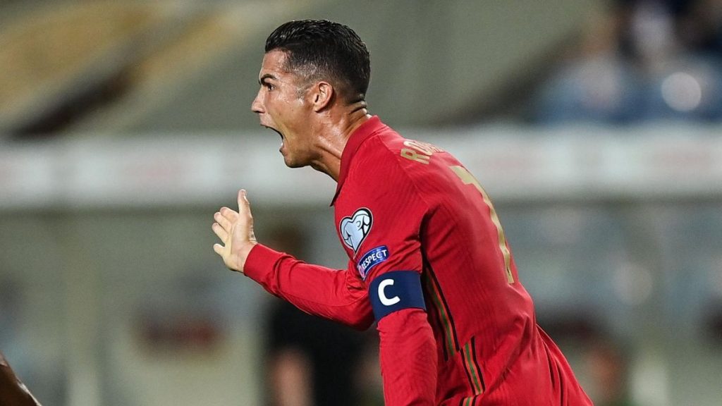 Роналдо се превърна от грешник в герой в трилър срещу Ирландия