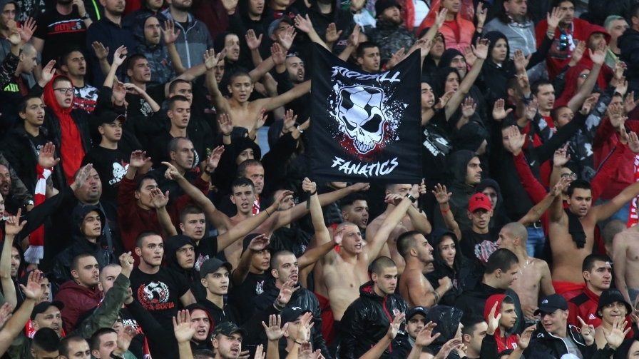 Отново ограничиха феновете: Само до 30% публика по стадионите