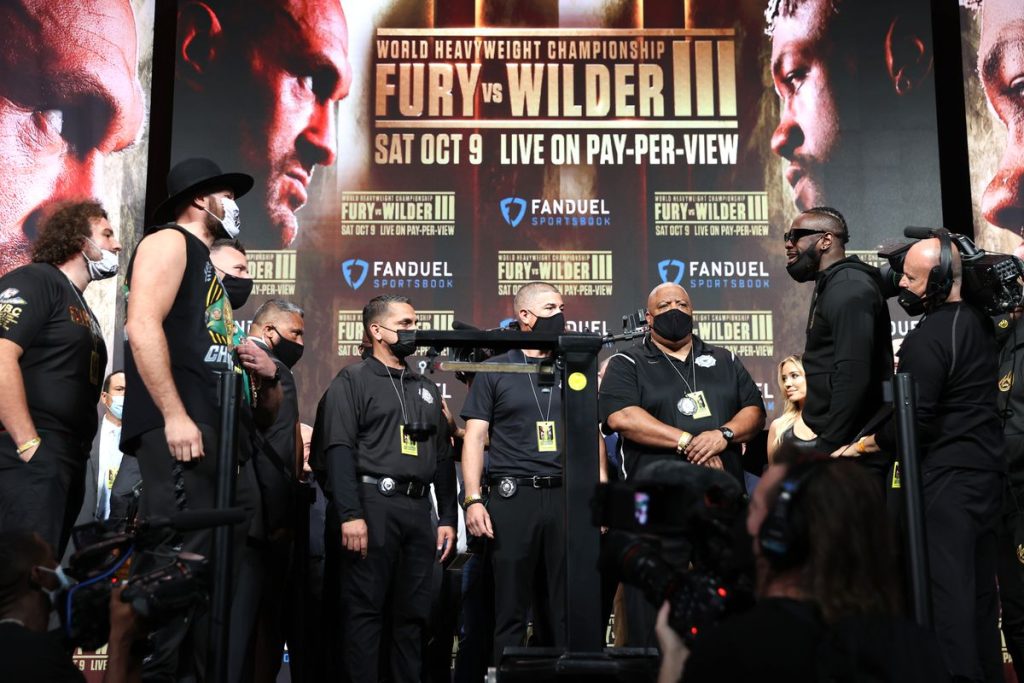 Фюри и Уайлдър с невиждани килограми преди битката