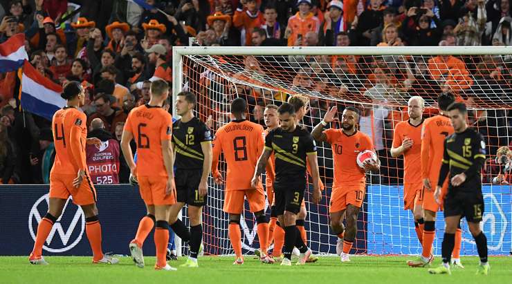 Нидерландия прегази Гибралтар, Турция с инфарктен успех в Латвия