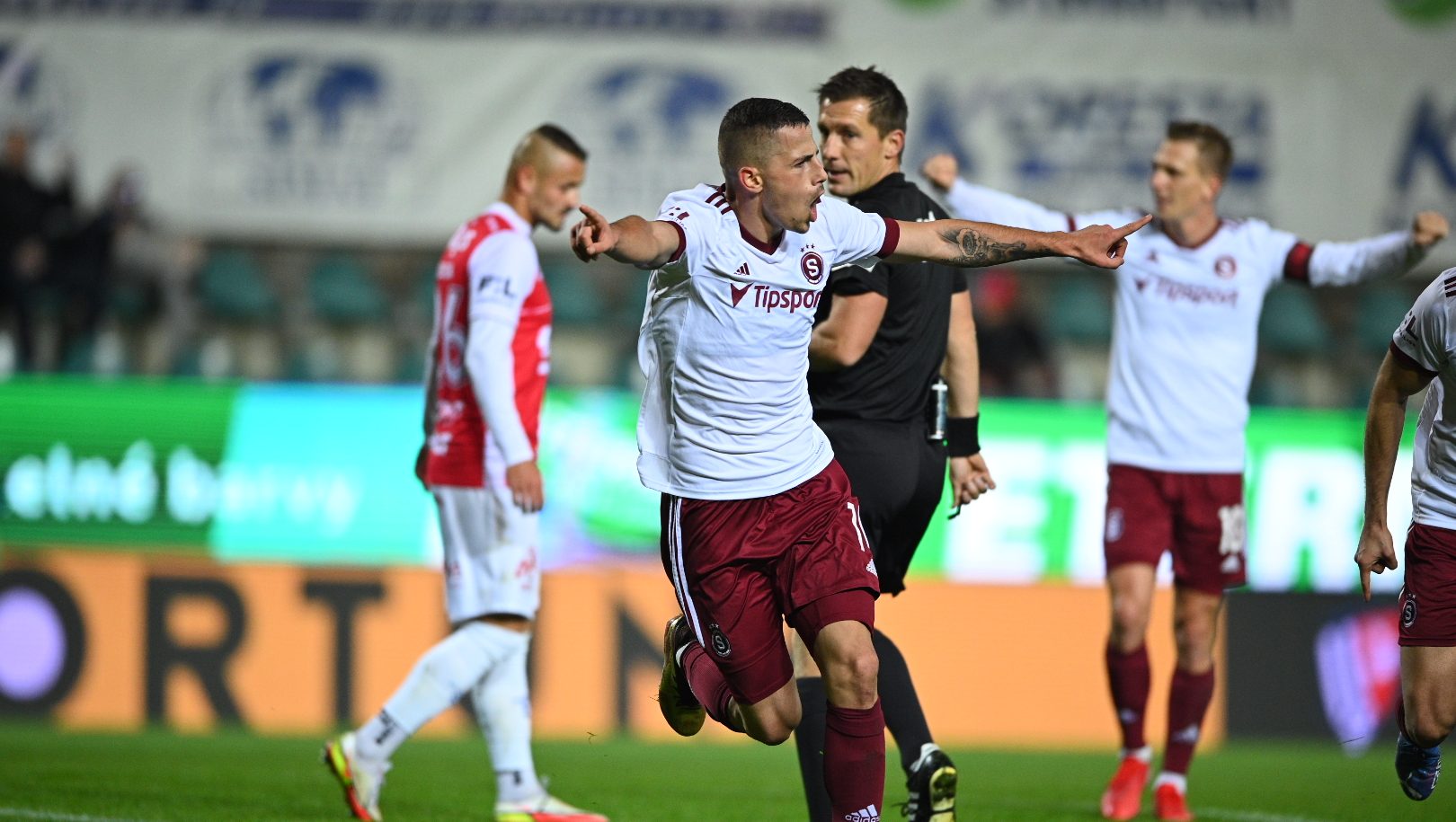 Мартин Минчев с ключова роля за успех на Спарта Прага width=