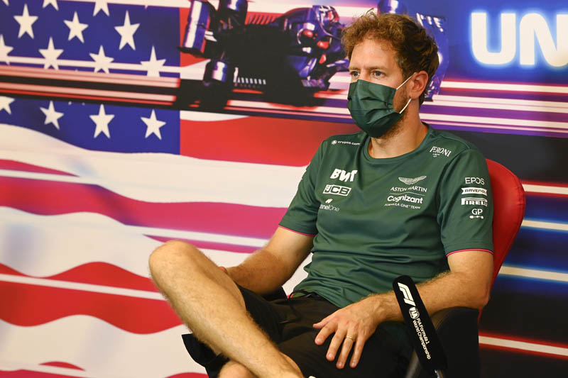 И Фетел „изгоря“ заради двигател на Мерцедес width=