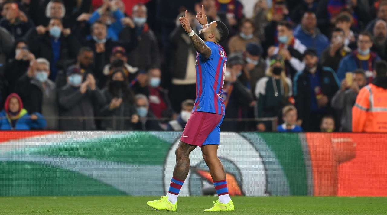 Барса на Шави потегли по новия си път с победа над Еспаньол width=