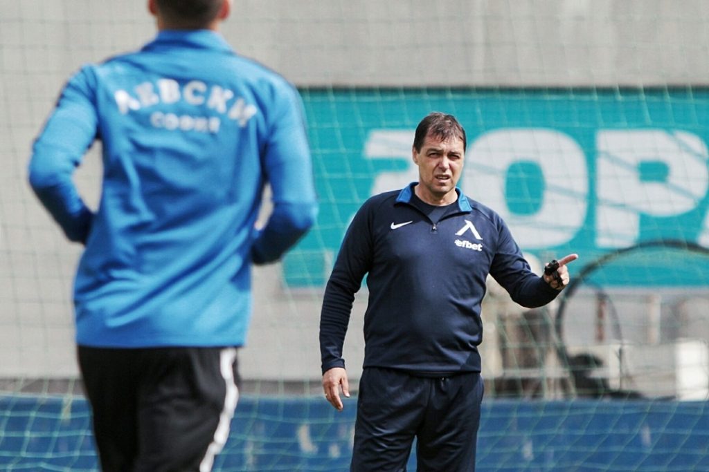 Най-после! Левски вече не дължи нищо на Петър Хубчев