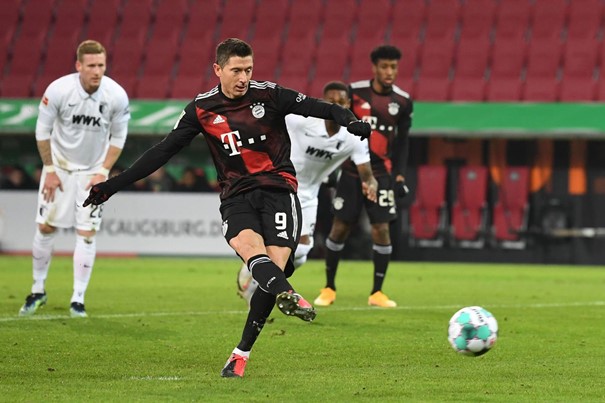 Коефициентите в Betano сочат победа на Байерн срещу Аугсбург width=