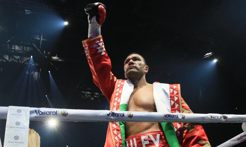 Кубрат Пулев ще навести “червените” фенове преди мача с Левски