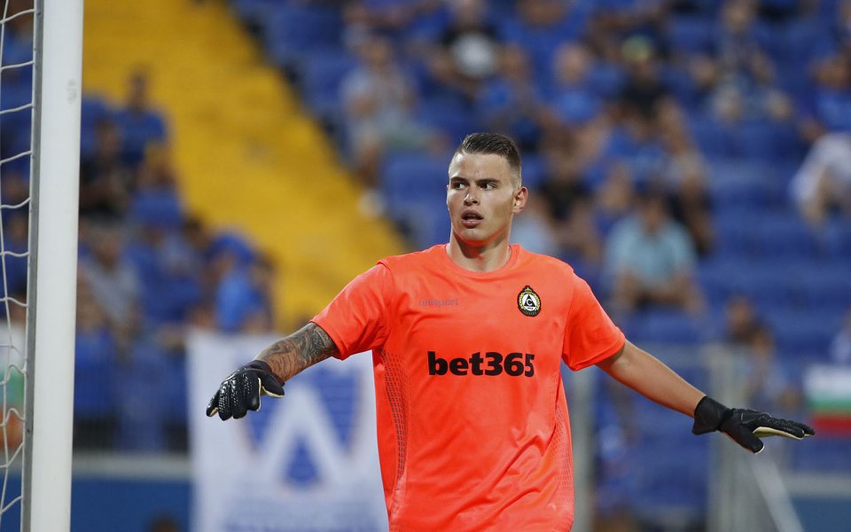 Светослав Вуцов ще пропусне началото на сезона за Славия width=