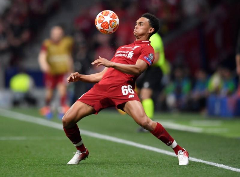 Александър-Арнолд би взел Де Бройне и Сон на „Анфийлд“ width=