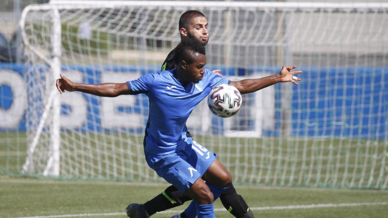 Левски продължава да работи по казуса с Насиру