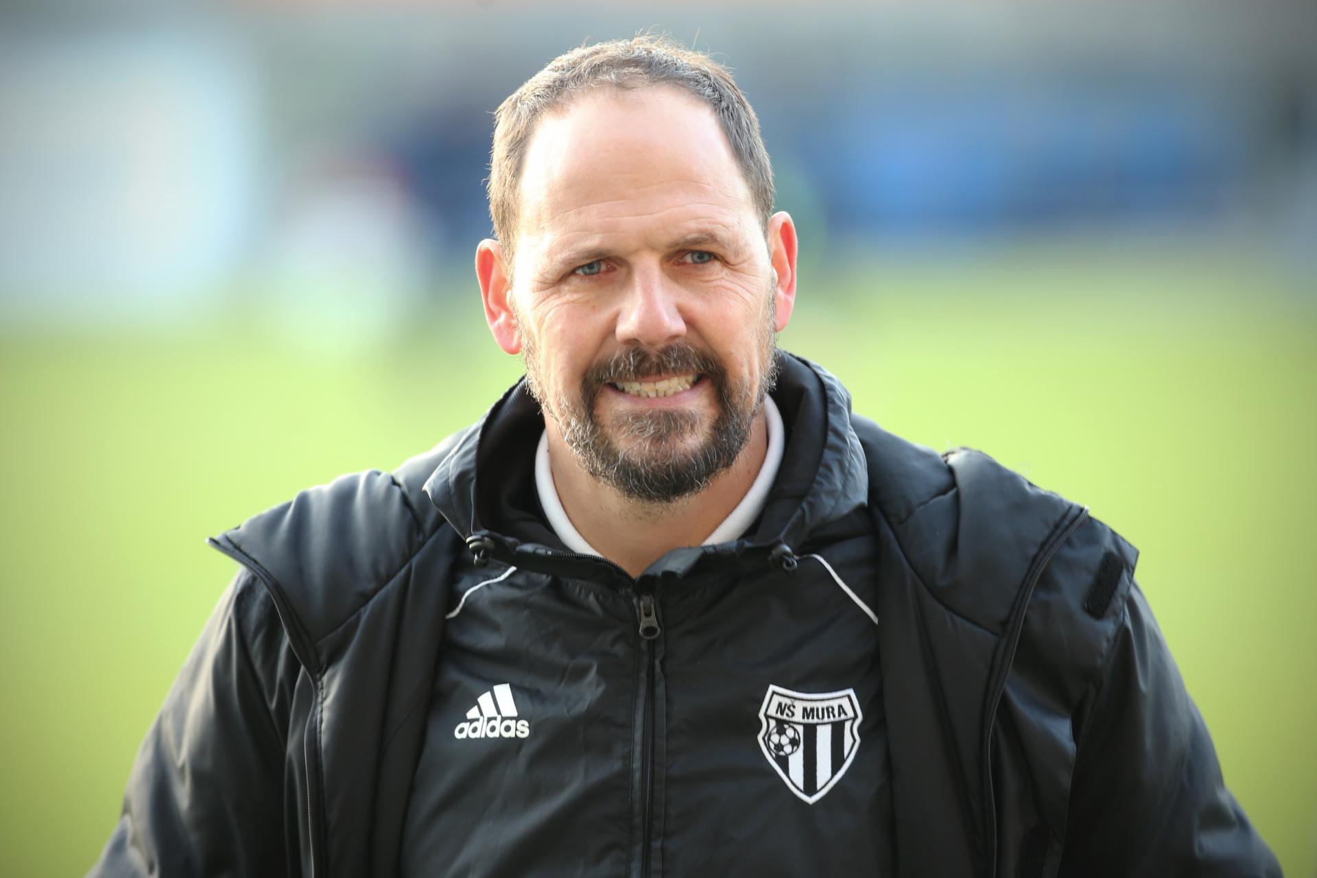 Шимунджа остава фаворит за треньорския пост в Лудогорец width=