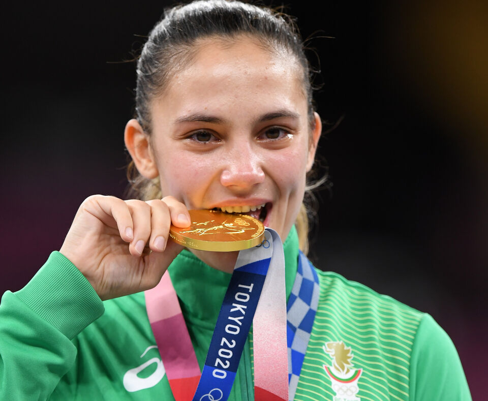 Ивет Горанова и Стойка Кръстева със „Спортен Икар“ width=