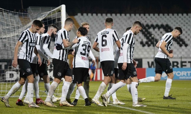 Локо Пловдив с категоричен успех при представянето на отбора