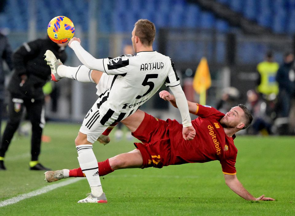 Трансферът на Артур от Юве в Арсенал е напът да се провали