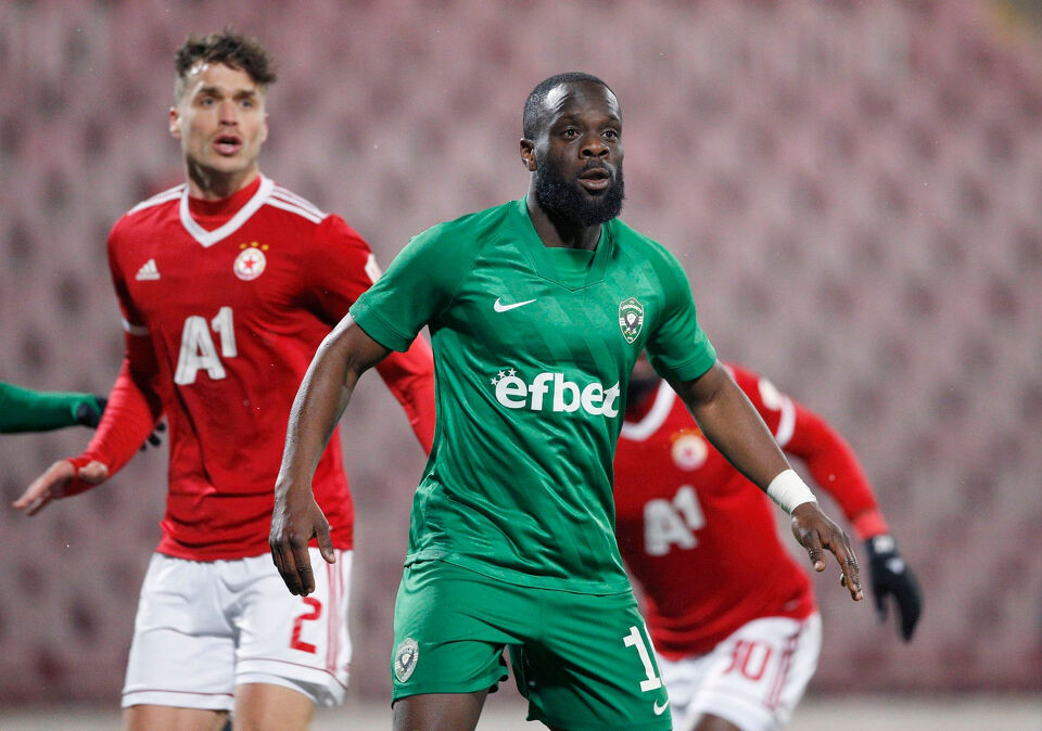 Шампион с Лудогорец подписва с Ботев Пловдив width=